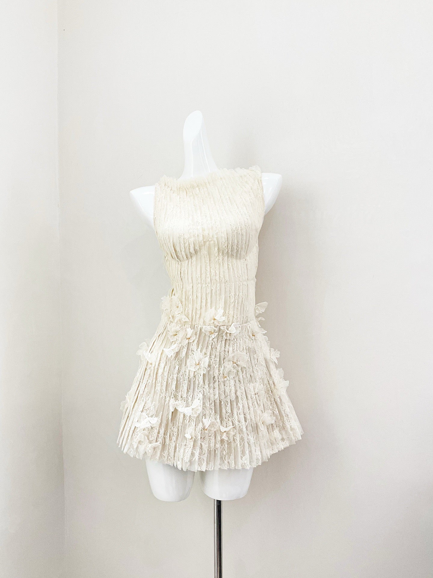 21Six | Sleeveless Pleated Striped Artisan Dress