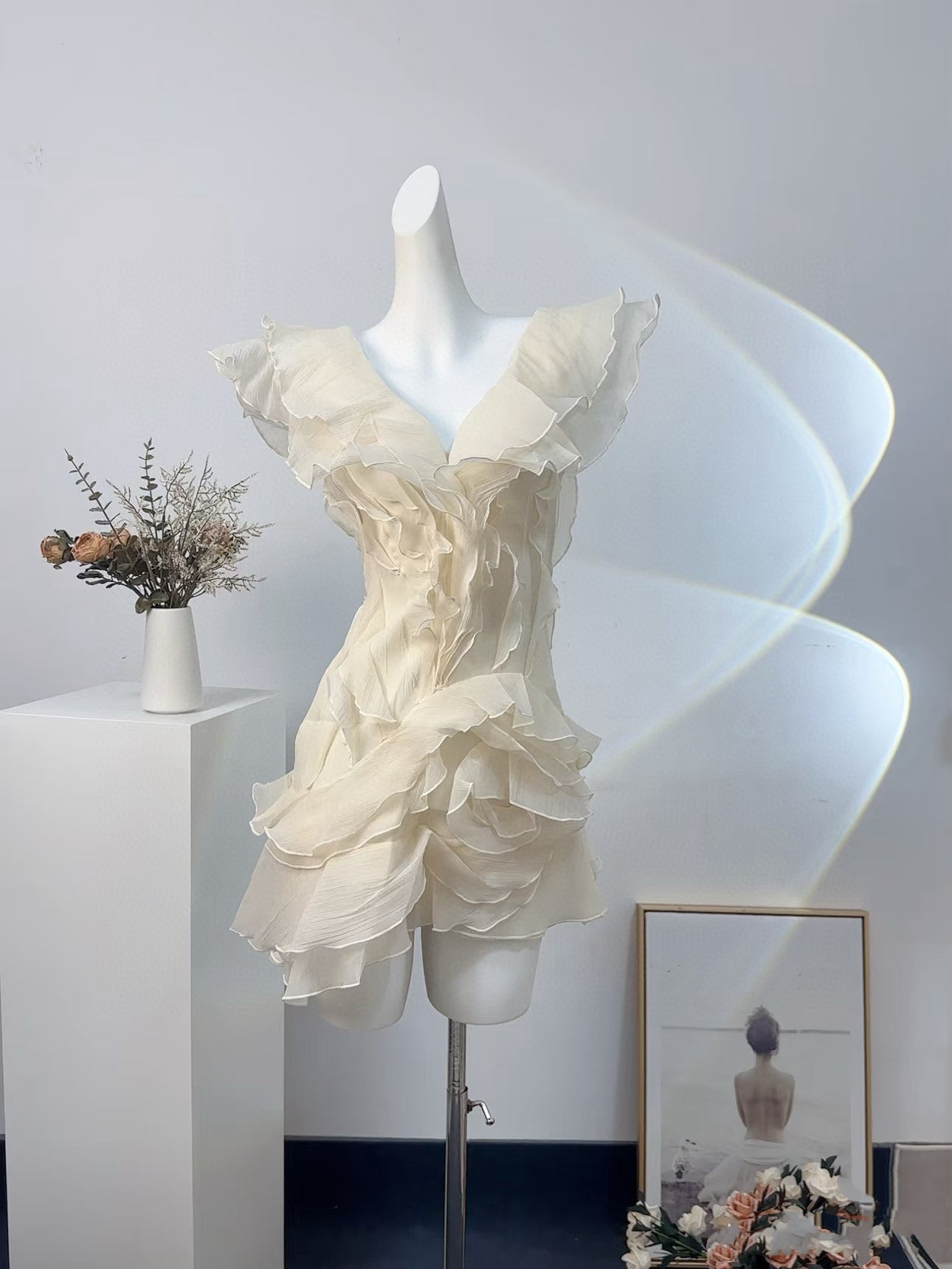 Datt| Floral Ruffle Bardot Strapless Dress