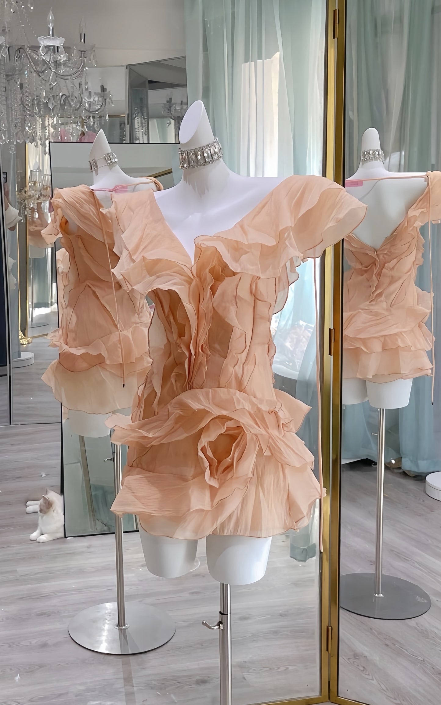 Datt| Floral Ruffle Bardot Strapless Dress